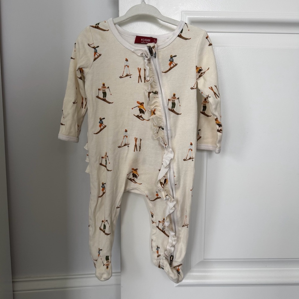 Milkbarn Kids One Piece Sleeper with Ski Print, Size 6-9 months